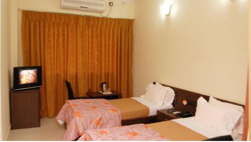 Hotel Royal Regency Bori  Exterior foto